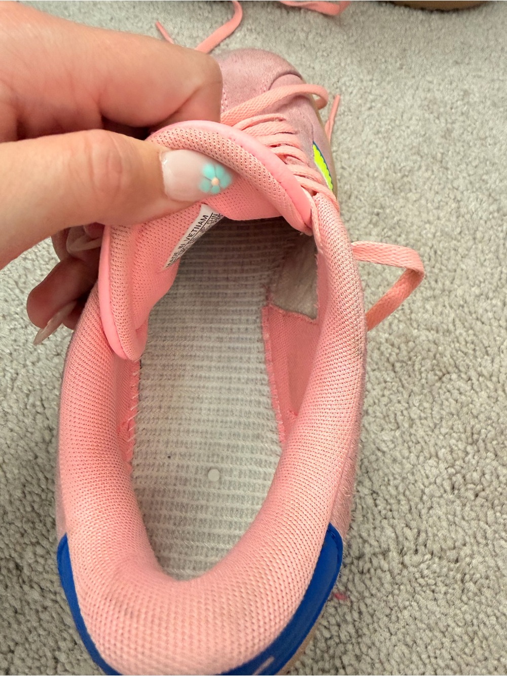 Adidas shoes - Picture 3 of 4